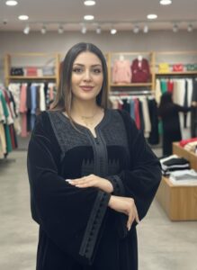 قفطان بلدي فاخر بمبرة تاج مرصع بتطريز تقليدي - أسود